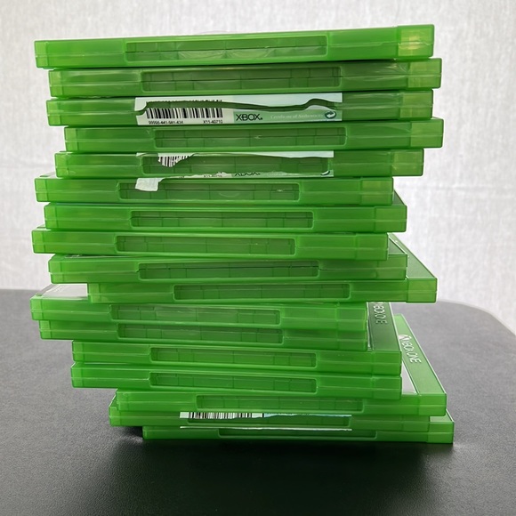 Pre-owned Xbox One Video Games - Picture 2 of 2